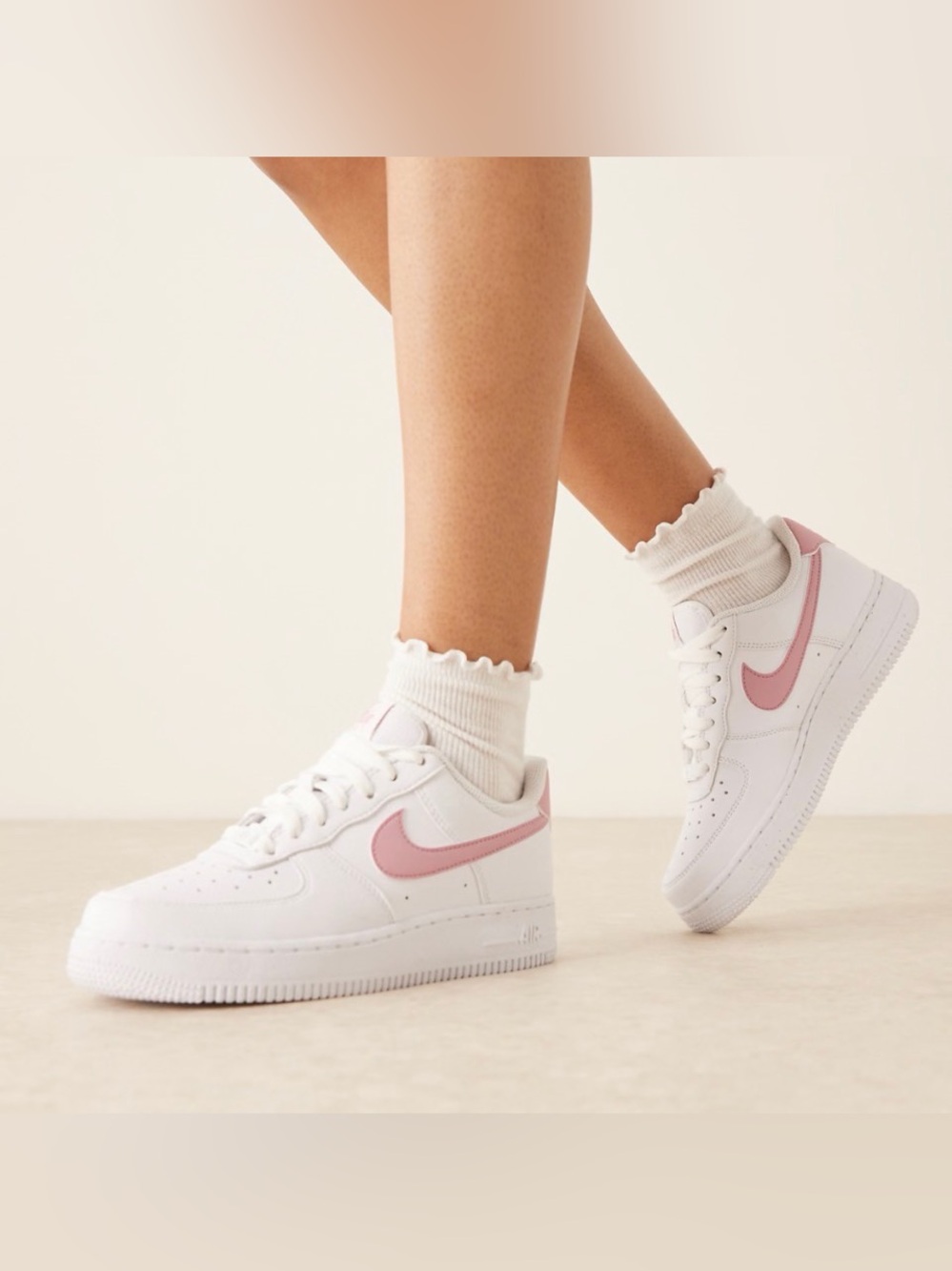 Nike Air Force 1 '07 NN sneakers in white & pink